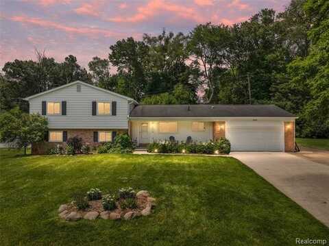 24960 S Cromwell Drive, Franklin, MI 48025
