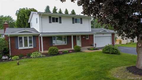 8268 Fox Bay Drive, White Lake, MI 48386