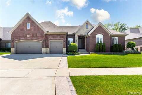 48913 Pinebrook Drive, Utica, MI 48315