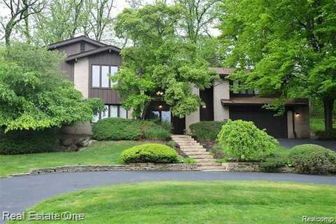 3058 BLOOMFIELD PARK DRIVE, West Bloomfield, MI 48323