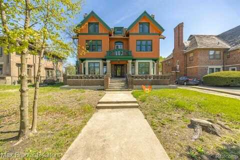 94 E BOSTON Boulevard, Detroit, MI 48202