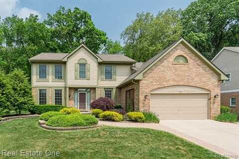 730 WOODFIELD Way, Rochester Hills, MI 48307