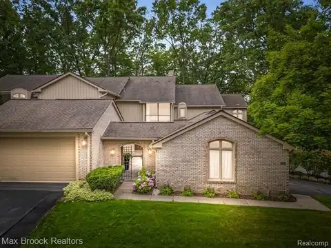 1132 Hillpointe Circle, Bloomfield Hills, MI 48304
