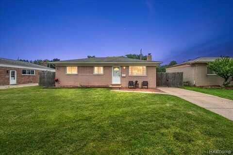 28220 Academy Street, Roseville, MI 48066