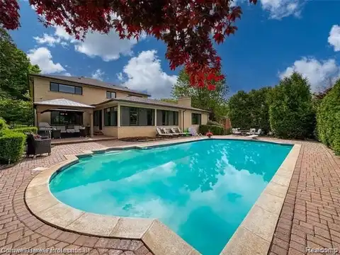 4462 BARCHESTER Drive, Bloomfield Hills, MI 48302