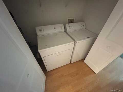 22 EDEN PARK Drive, Dearborn Heights, MI 48127