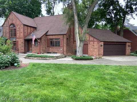 27943 Sunset Boulevard W, Lathrup Village, MI 48076
