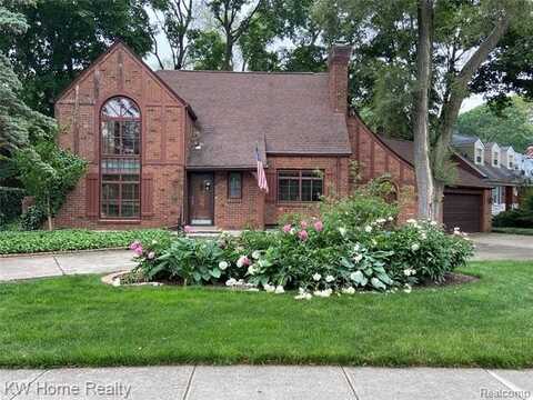 27943 Sunset Boulevard W, Lathrup Village, MI 48076