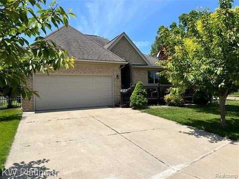 514 S Belle River Avenue, Marine City, MI 48039