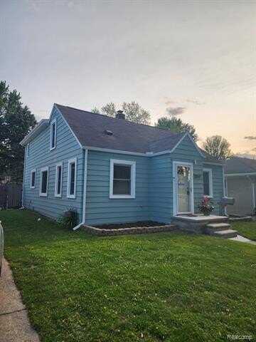 21802 Madison Street, Saint Clair Shores, MI 48081