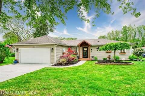3345 Apache Trail, Pinckney, MI 48169
