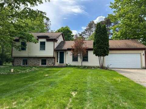 1690 Cedar Knoll Lane, Caro, MI 48723
