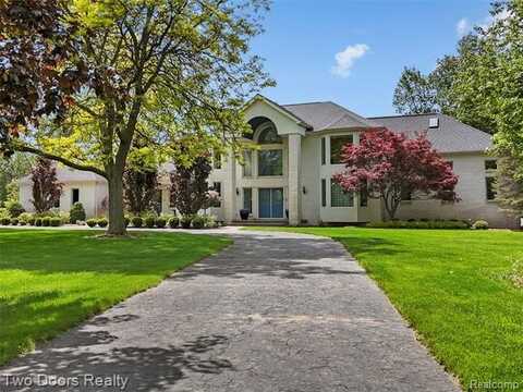 532 Shrewsbury Drive, Clarkston, MI 48348