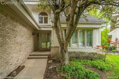 6560 Pleasant Lake Court, West Bloomfield, MI 48322