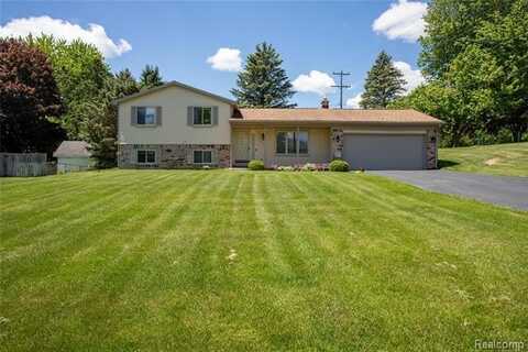 140 INDIAN KNOLLS Street, Oxford, MI 48371