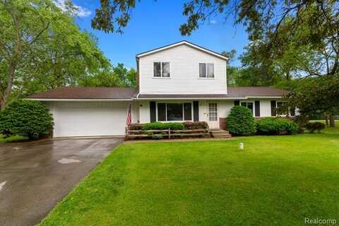 4327 Lancashire, Milford, MI 48380