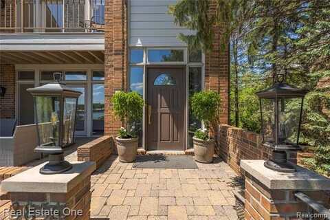 3856 Pine Lake Knoll Drive, West Bloomfield, MI 48324