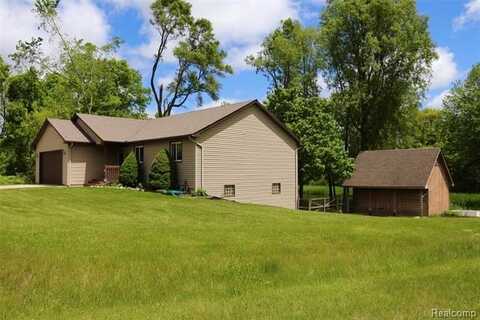 9568 Bloomhill Dr. Drive, Holly, MI 48442
