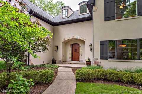 12710 Vernon Avenue, Huntington Woods, MI 48070