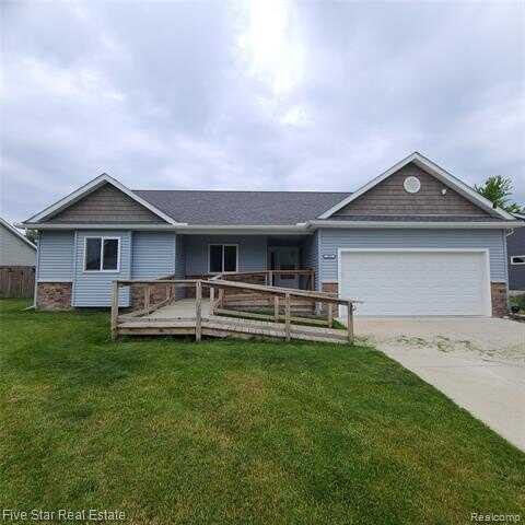 105 Degurse Avenue, Marine City, MI 48039
