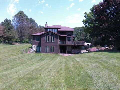 6140 McGuire Road, Fenton, MI 48430