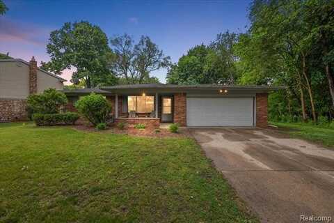 1462 Three Lakes Drive, Rochester, MI 48085