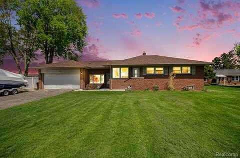 25561 S River Road, Harrison Township, MI 48045