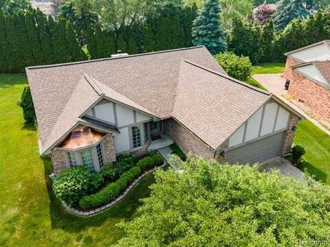 37735 Chase Run Drive, Sterling Heights, MI 48310