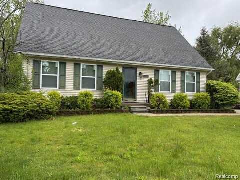 879 Barren Oaks Drive, Pontiac, MI 48341