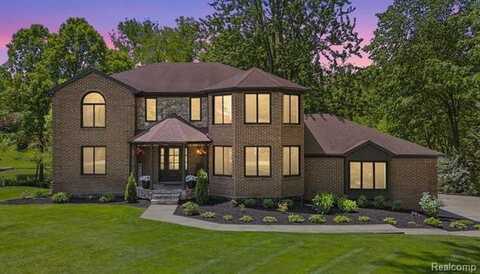 5695 Deerwood, Commerce Township, MI 48382