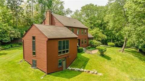 2694 WAYSIDE Drive, Ann Arbor, MI 48103