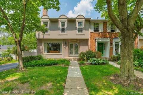 18124 Kinross Avenue, Beverly Hills, MI 48025