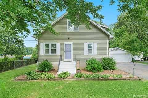 4019 N Belsay Road, Flint, MI 48506