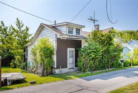 7310 Lakeshore Drive, Newport, MI 48166
