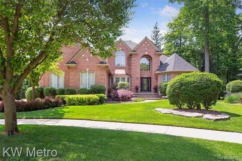 14163 Longneedle Court, Shelby, MI 48315