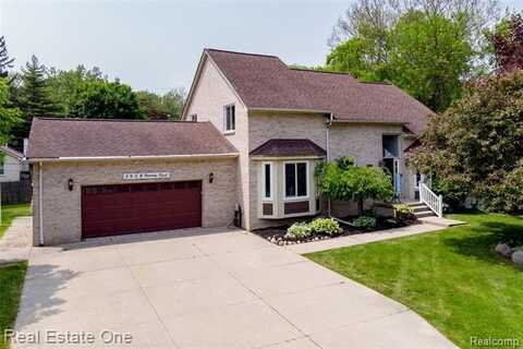 3928 Nearing Road, Rochester Hills, MI 48309