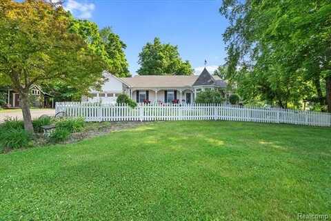 636 Crawford Farm Lane, Milford, MI 48381