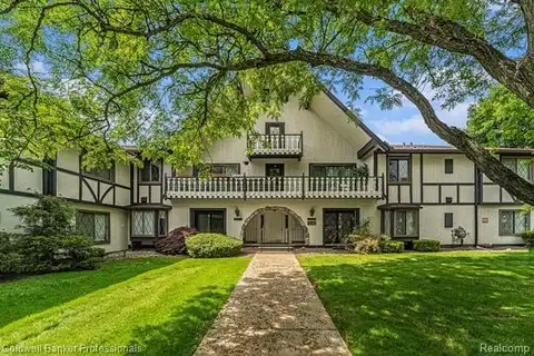 42160 Woodward Avenue, Bloomfield Hills, MI 48304
