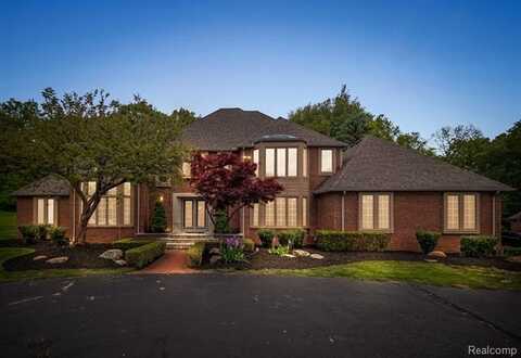 4932 SUSANS Way, Bloomfield Hills, MI 48302