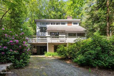 454 Seneca Dr, Becket, MA 01223
