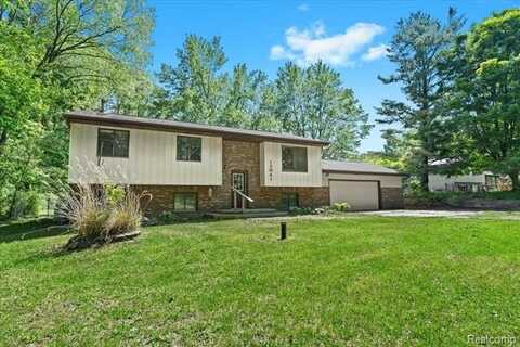 13041 Big Lake Road, Davisburg, MI 48350