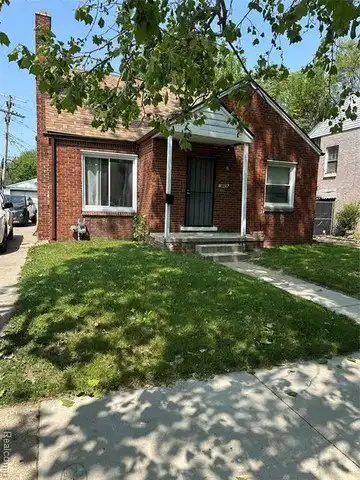 19129 Strasburg Street, Flat Rock, MI 48205