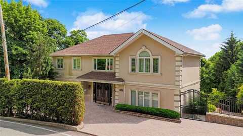 76 Douglas Road, Staten Island, NY 10304