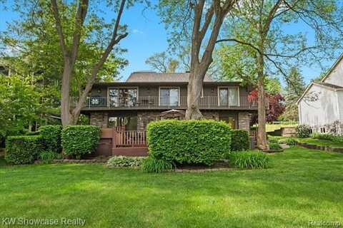 3428 Benstein Road, Commerce Township, MI 48382