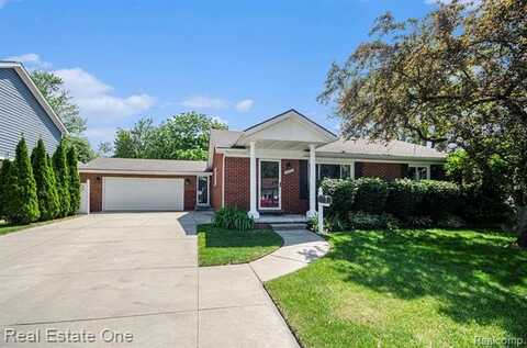 30800 Alger Boulevard, Madison Heights, MI 48071