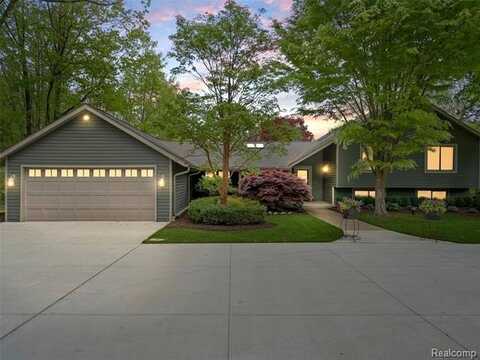 1201 E Leonard Road, Leonard, MI 48367