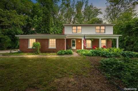 335 Douglas Drive, Bloomfield Hills, MI 48304