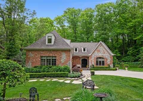 6654 COLLEGE Park, Clarkston, MI 48346