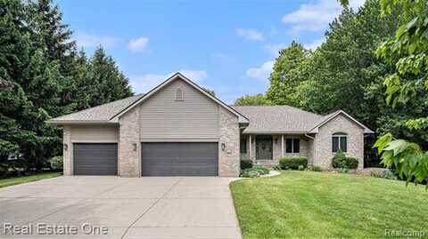 5305 Fern Drive, Fenton, MI 48430