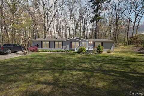 4952 Davison Road, Lapeer, MI 48446